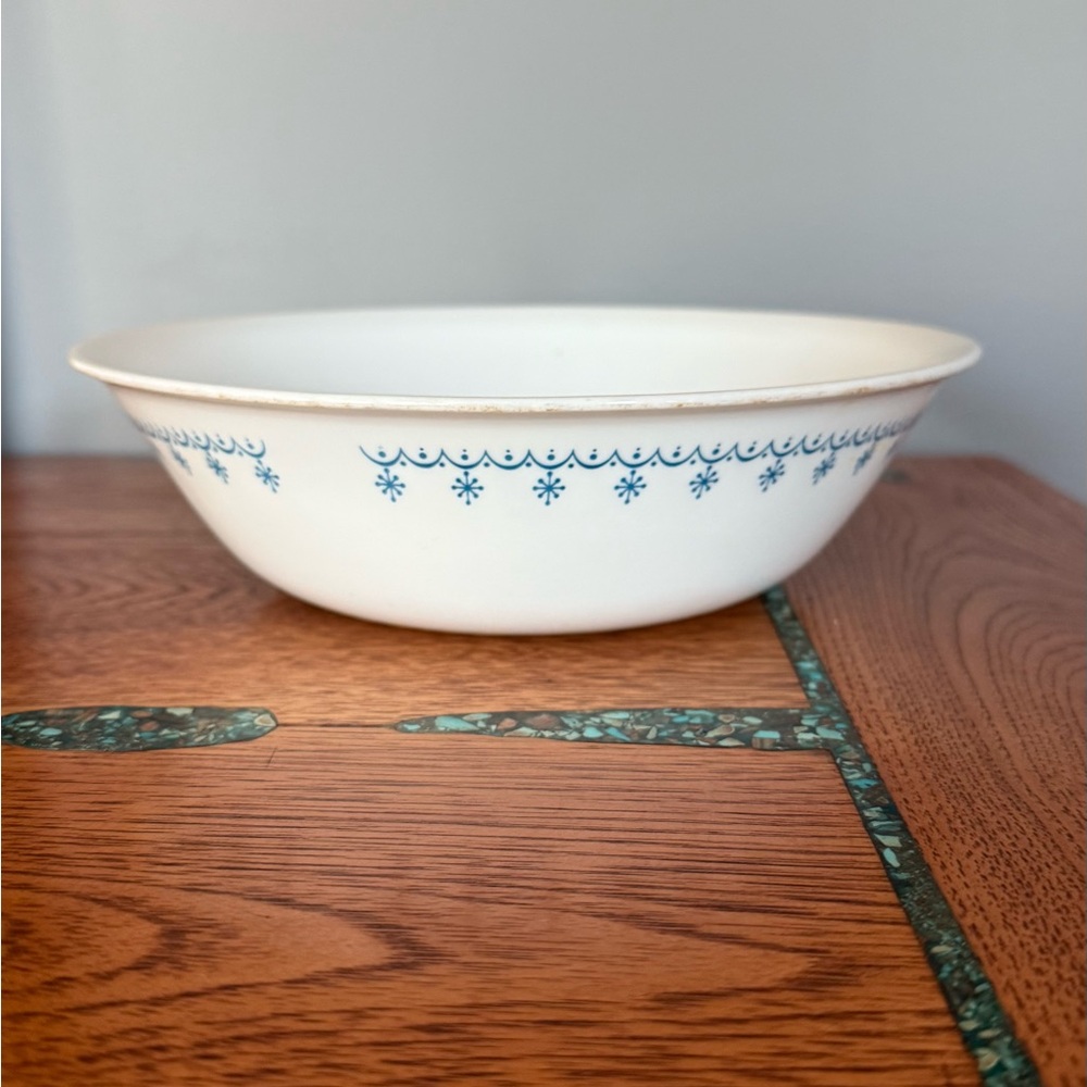 Vintage Corelle Snowflake Pattern 8.5” Bowl